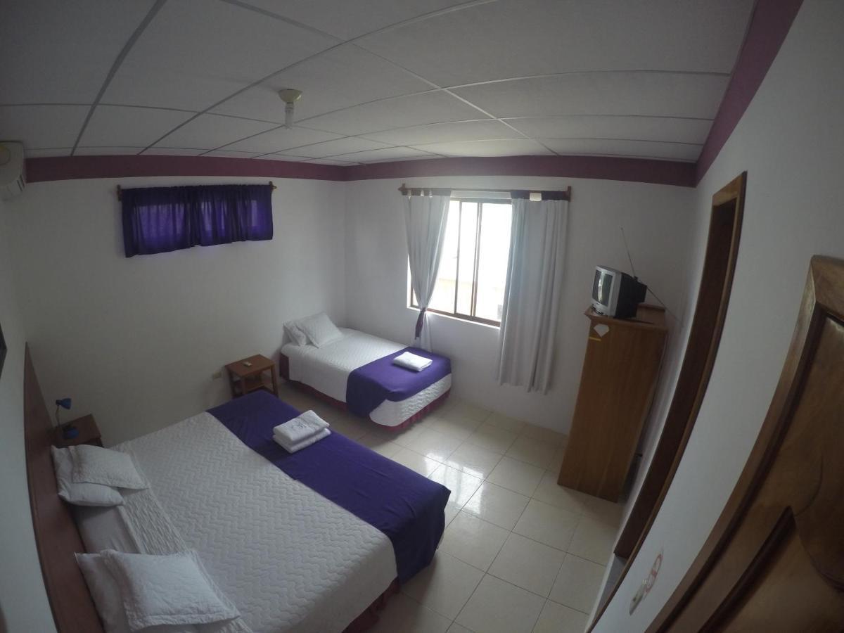 Hotel La Gran Tortuga - ᯤ Starlink Puerto Villamil Buitenkant foto