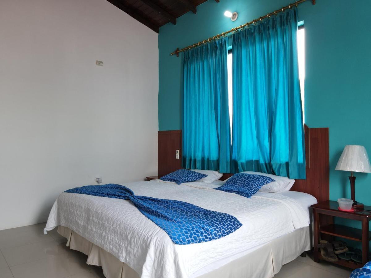 Hotel La Gran Tortuga - ᯤ Starlink Puerto Villamil Buitenkant foto