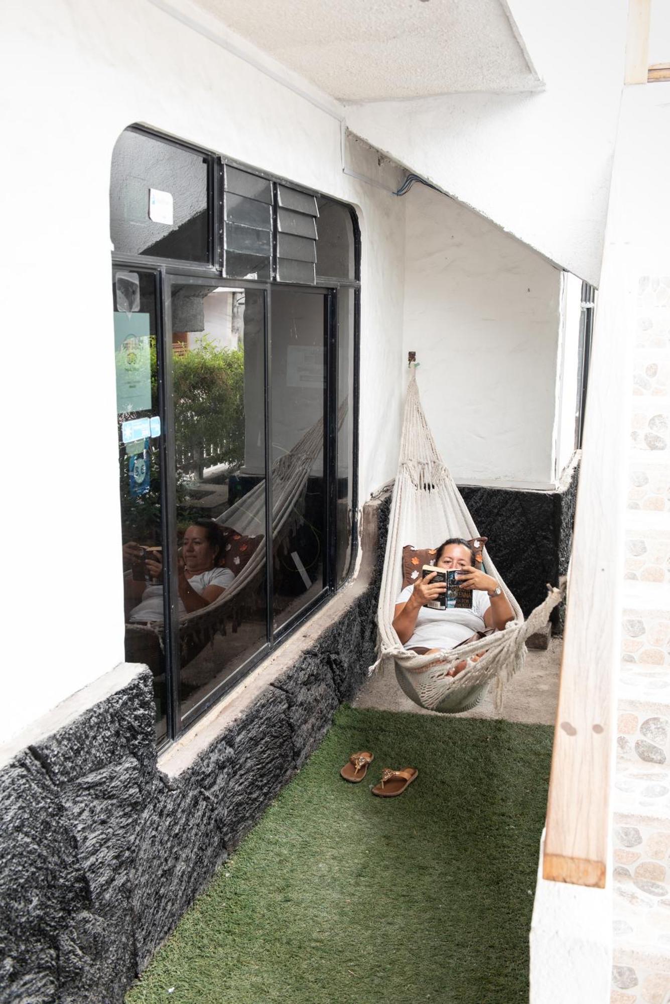 Hotel La Gran Tortuga - ᯤ Starlink Puerto Villamil Buitenkant foto