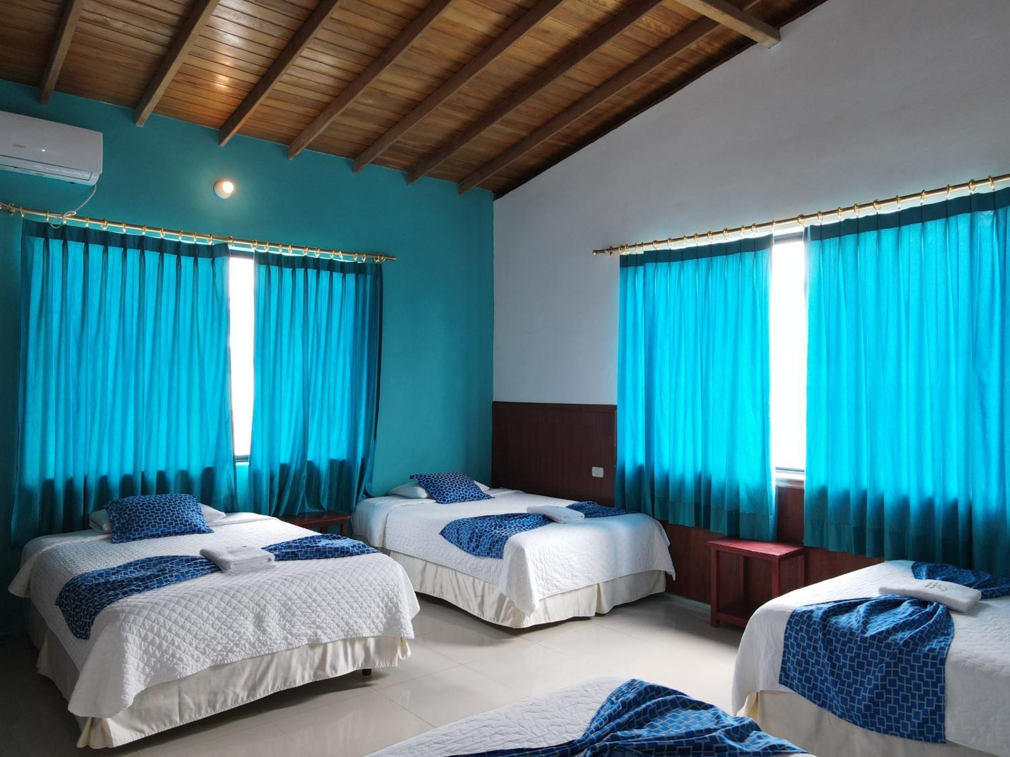 Hotel La Gran Tortuga - ᯤ Starlink Puerto Villamil Buitenkant foto