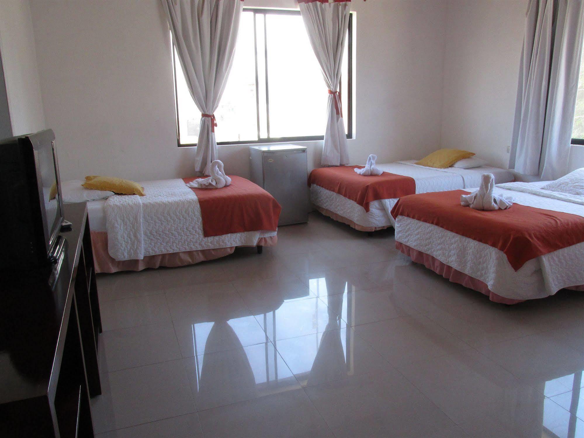 Hotel La Gran Tortuga - ᯤ Starlink Puerto Villamil Buitenkant foto