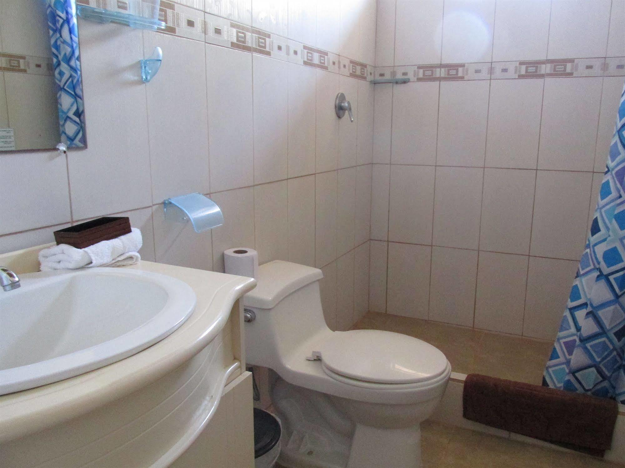 Hotel La Gran Tortuga - ᯤ Starlink Puerto Villamil Buitenkant foto