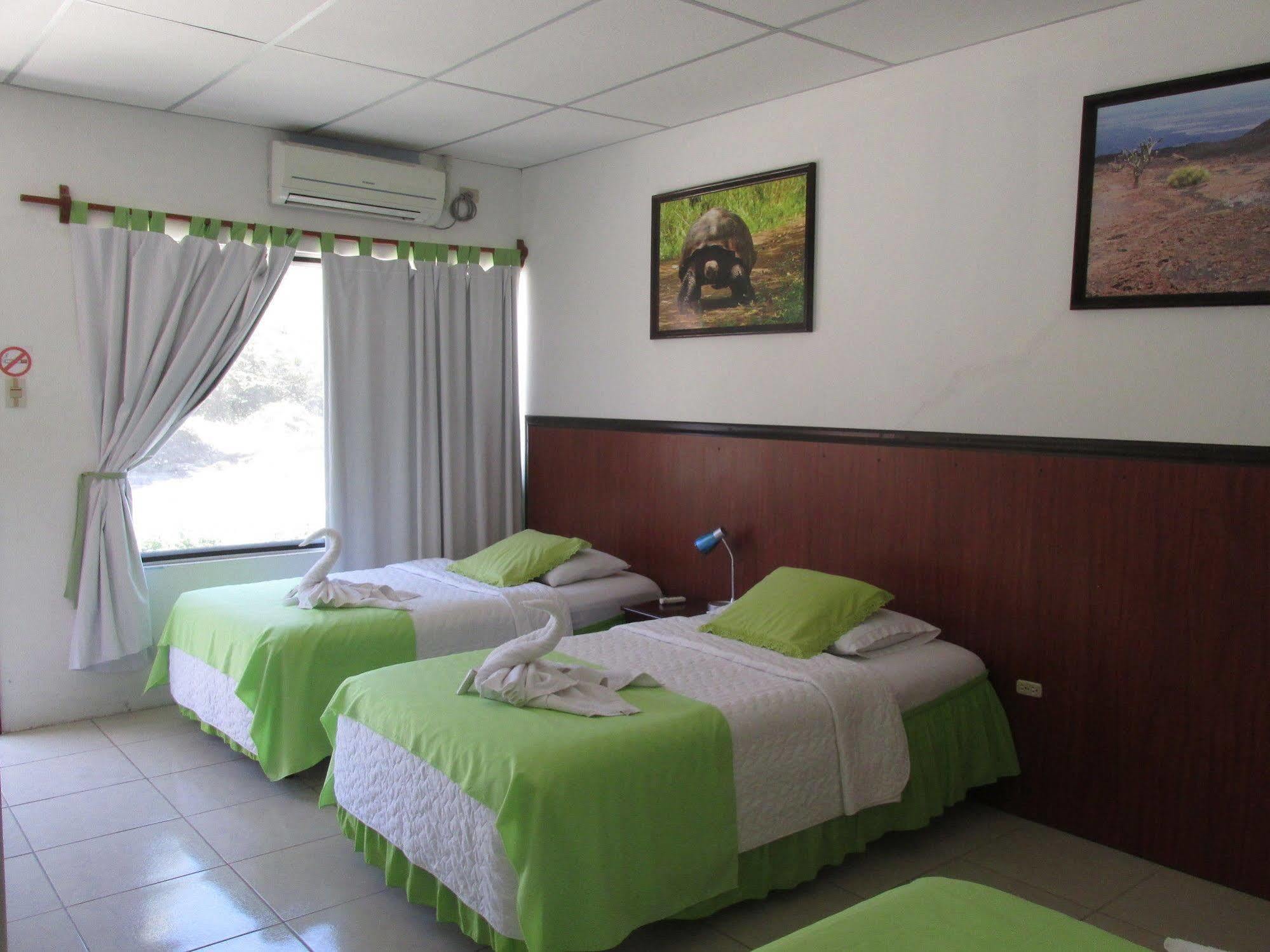 Hotel La Gran Tortuga - ᯤ Starlink Puerto Villamil Buitenkant foto